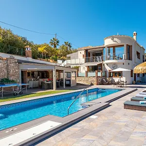 exceptional-costa-del-sol-villa-for-8-hi-spec-tranquil.es-andalucia.com/